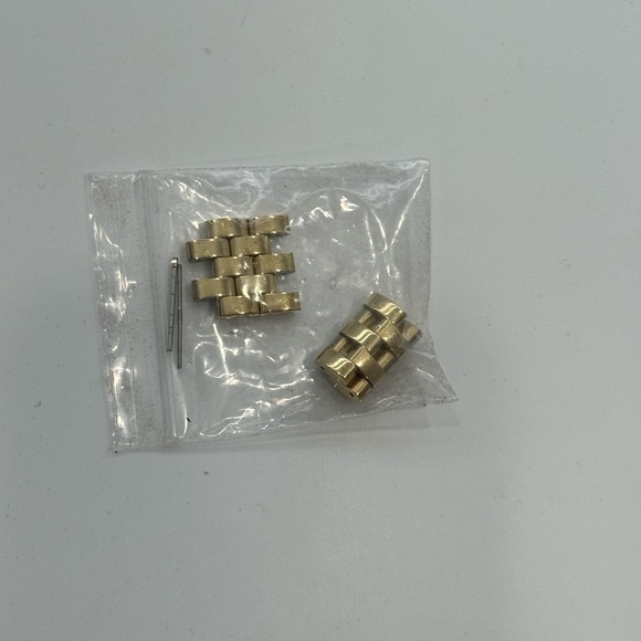 Michael Kors Gold Watch - Picture 2 of 7